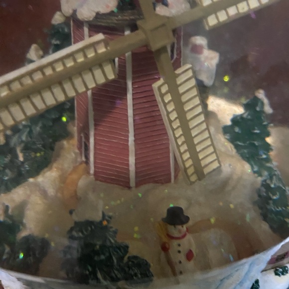 Johnson Brothers Friendly Village  Snow Globe Musical The Windmill Does Work - Picture 14 of 17